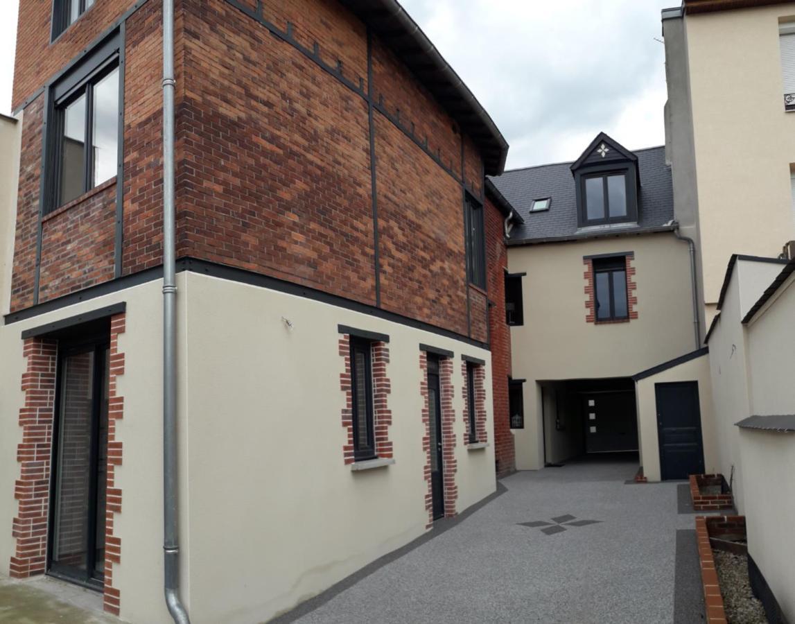 Charmes En Ville Le Charme Authentique Montluçon Exterior foto